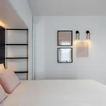 Ultracentral Stylish By Metro *