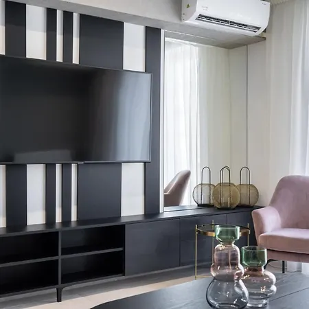 Апартаменти Ultracentral Stylish