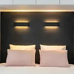 Ultracentral Stylish By Metro *