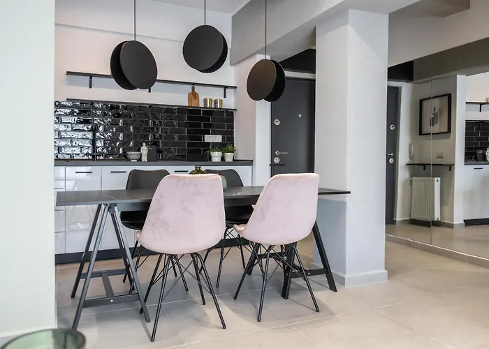 Ultracentral Stylish By Metro