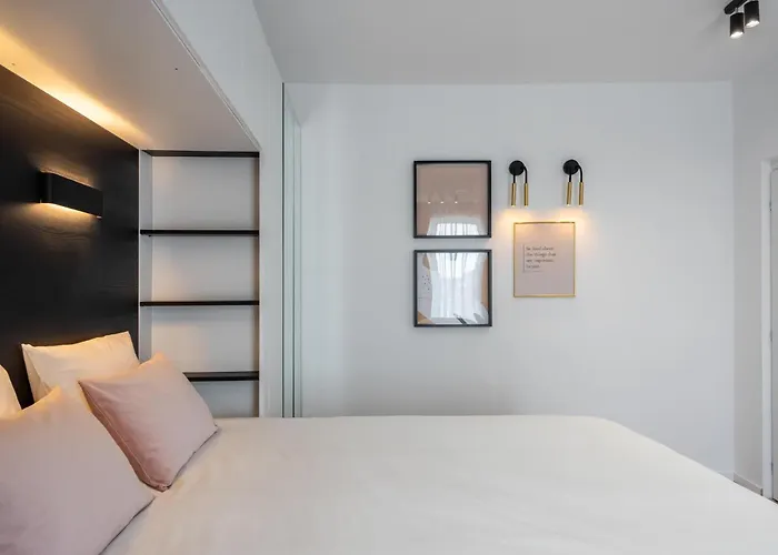 Ultracentral Stylish By Metro *