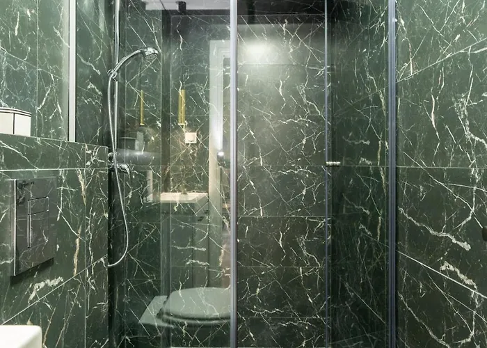 Ultracentral Stylish By Metro Appartamento